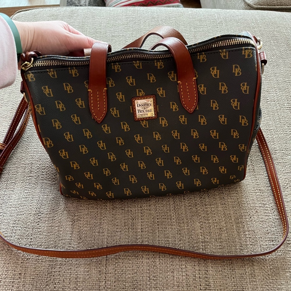 Dooney and Bourke Speedy